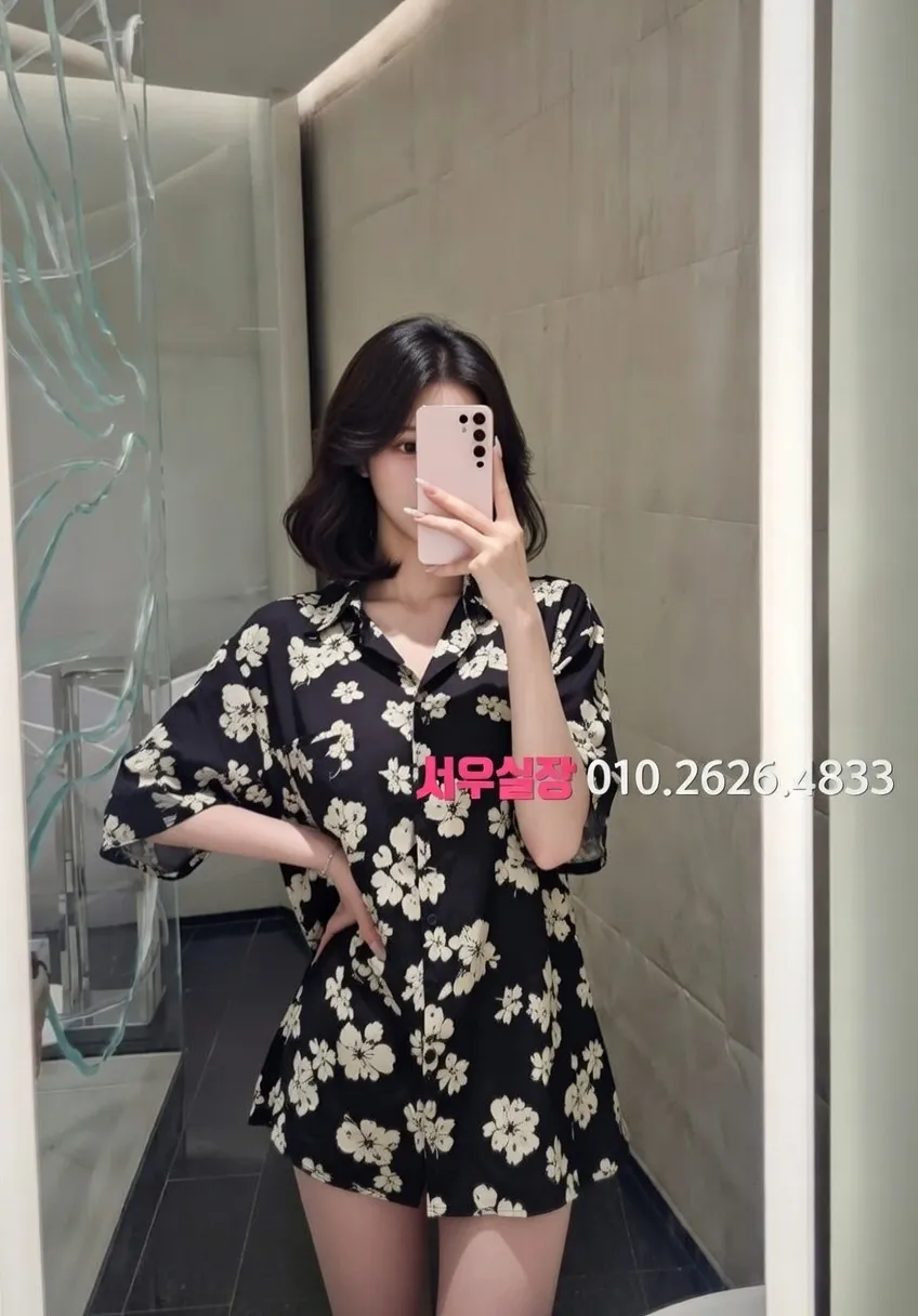 광장코아 미러룸 프리미엄 라인업 24번 프로필