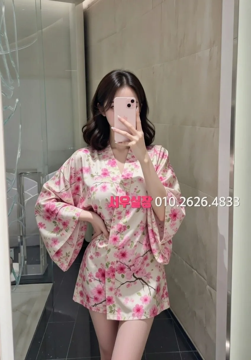 광장코아 미러룸 프리미엄 라인업 3번 프로필